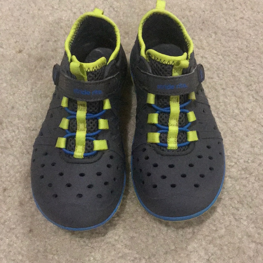 Stride Rite Boys Water shoes- size 11